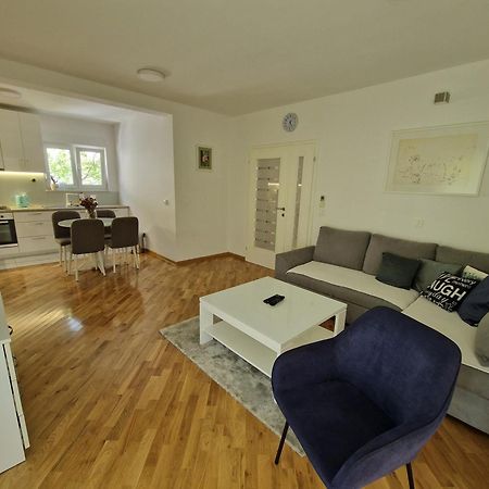 Villa Tamara With Garden And River View - Free Private Parking - Garage Mostar Bagian luar foto