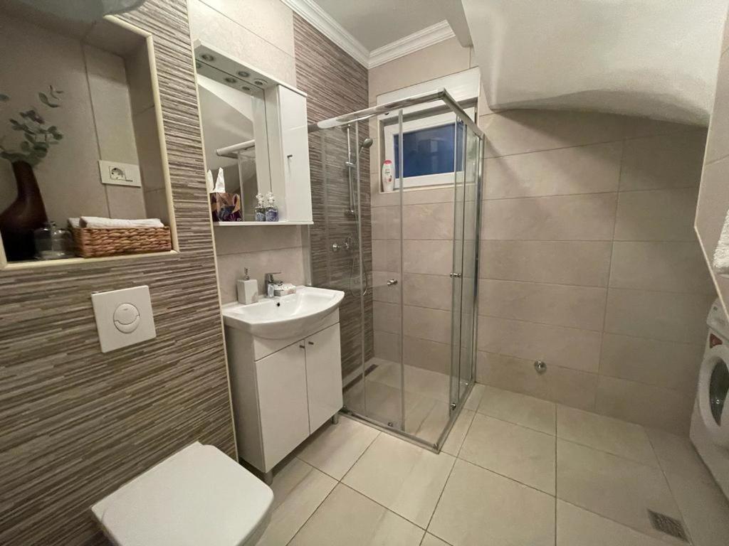 Villa Tamara With Garden And River View - Free Private Parking - Garage Mostar Bagian luar foto