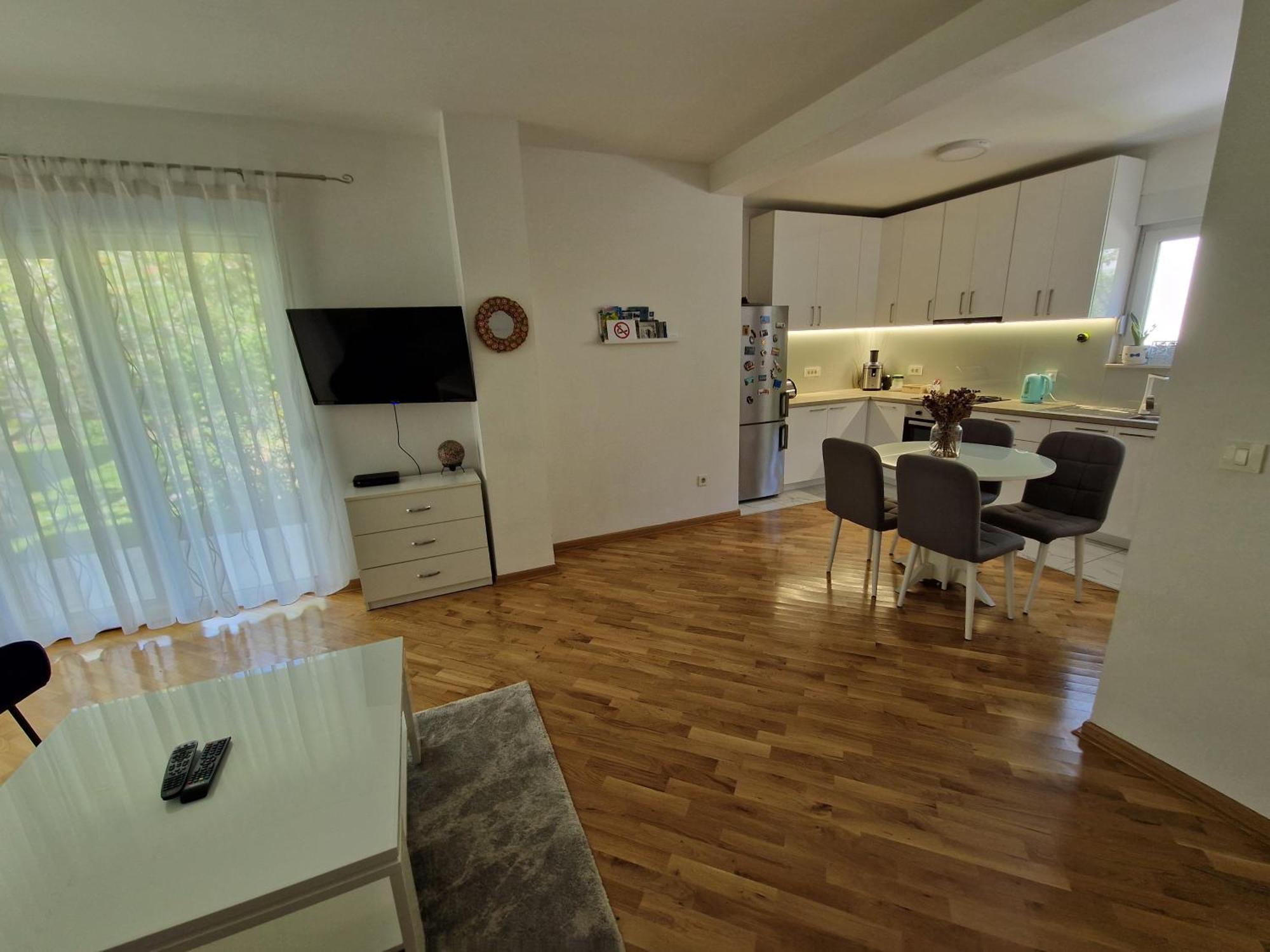 Villa Tamara With Garden And River View - Free Private Parking - Garage Mostar Bagian luar foto